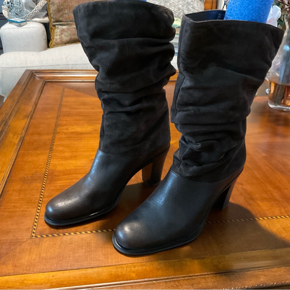 Black Slouch Mid-Calf Heeled Boots — Sleek Everyday Style